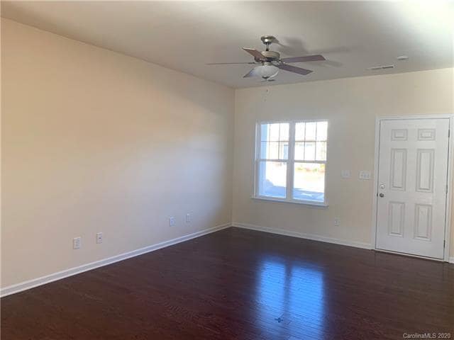 Building Photo - 5005 Spring Ln