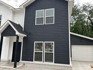 Building Photo - 15 Timber Ridge Dr
