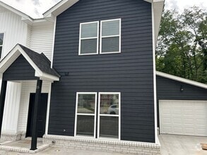 Building Photo - 15 Timber Ridge Dr
