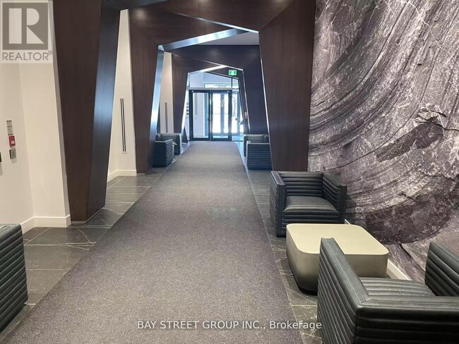 Building Photo - 308 Jarvis St