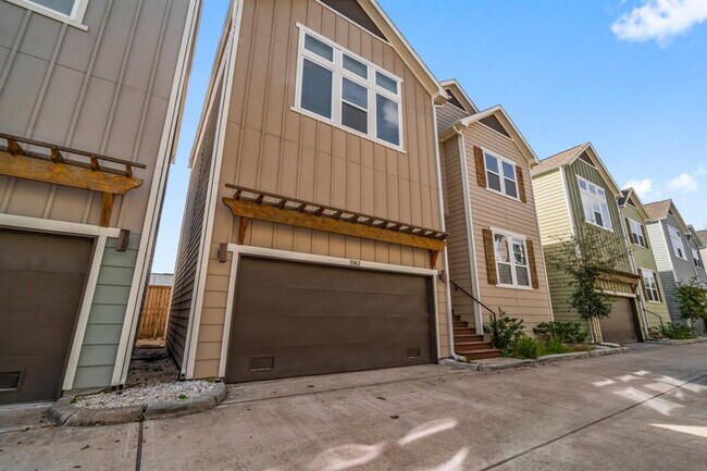 Foto del edificio - 3362 Pinemont Dr
