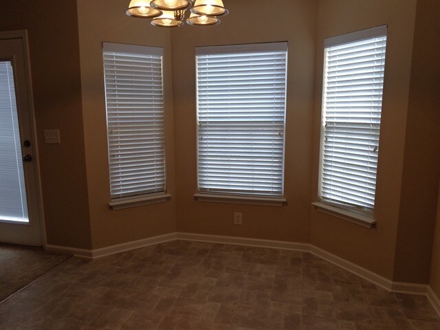 Building Photo - 5580 Hickory Park Drive