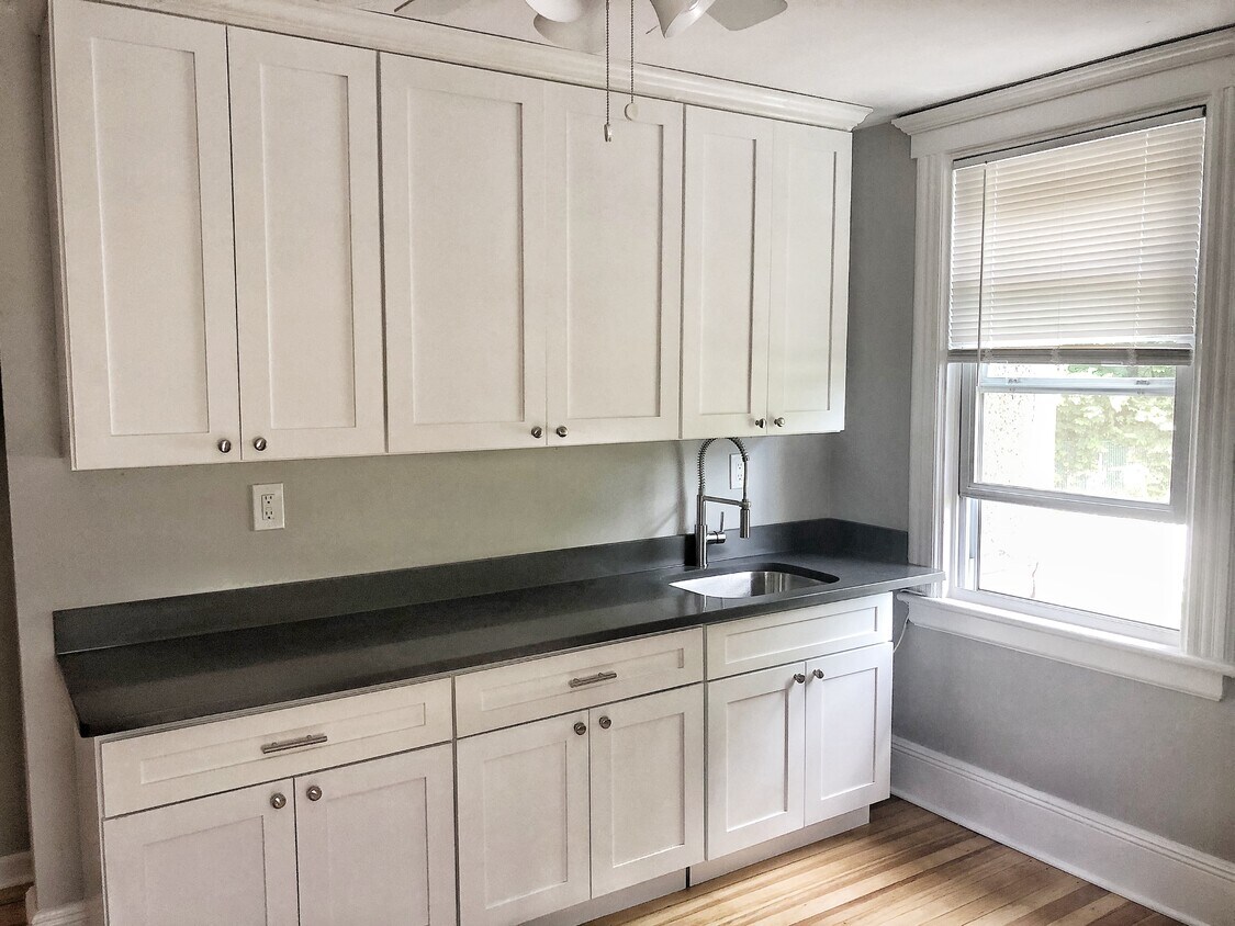 Kitchen2 - 41 Washington Ave