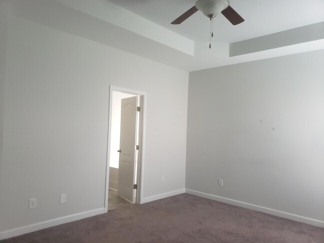 Building Photo - 2332 Courtland Dr