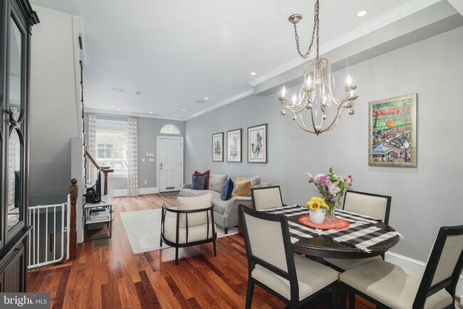 Foto del edificio - 2423 Pine St