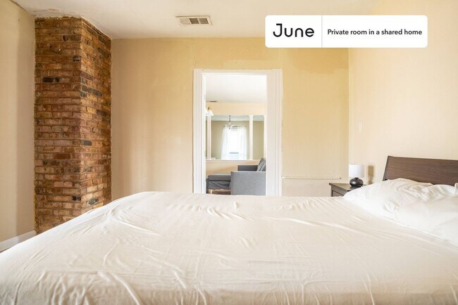Foto del edificio - Room in Shared 4 bed/2 bath home