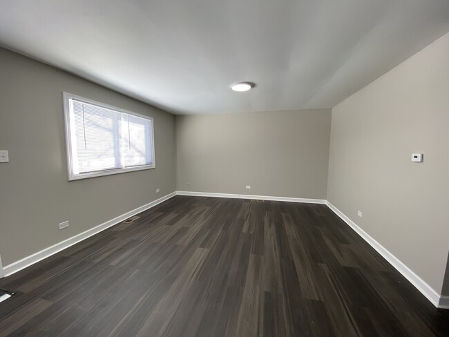 Building Photo - 14640 Spaulding Ave
