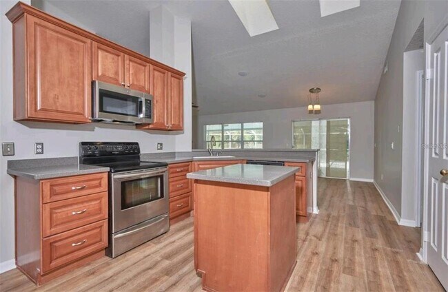 Building Photo - 5303 Windbrush Dr