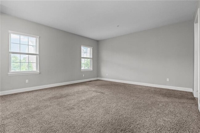 Building Photo - 567 Chesnic Dr