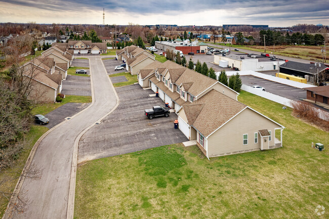 Building Photo - Hunters Gate Townhomes