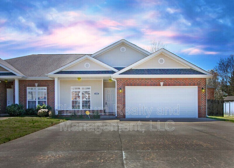 2371 Ellsworth Dr Unit B, Clarksville, TN 37043 Condo for Rent in