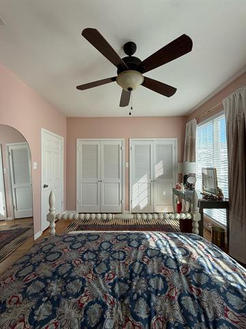 Foto del edificio - 4424 Holland Ave