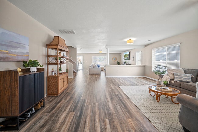 Foto del edificio - 7860 Lantern Ln