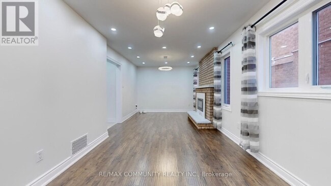 Building Photo - 32 Faywood Dr