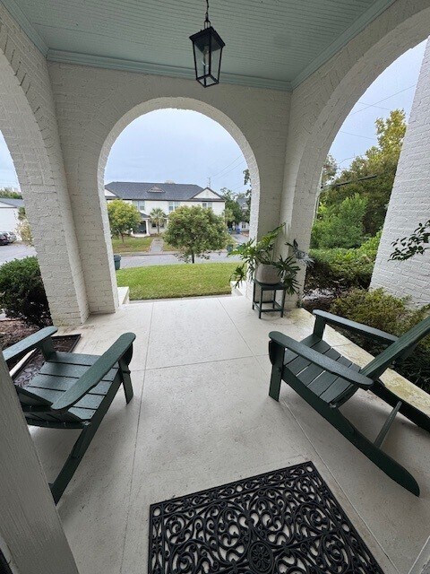 Porche de entrada - 1804 Wheat St