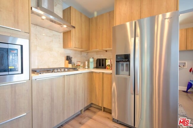 Building Photo - 9001 S 5th Ave