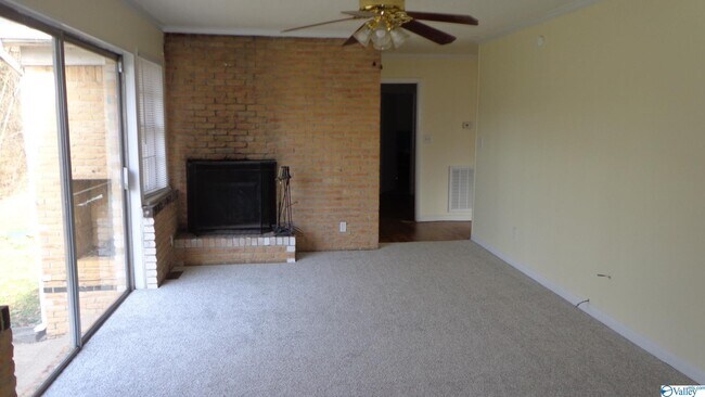 Foto del edificio - 1818 Bethany Ln NW