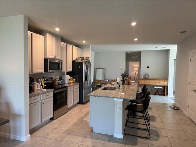 Building Photo - 461 Voltaire Dr