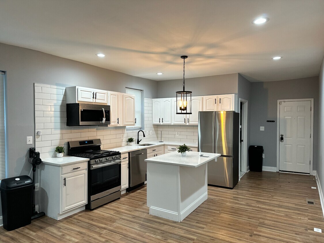 Foto principal - 3456 Park Heights Ave
