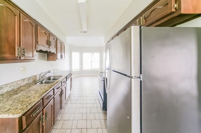 Building Photo - 6575 Pine Top Cir N