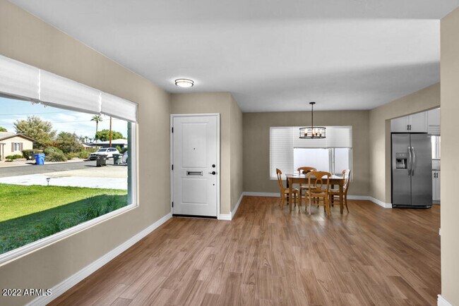 Building Photo - 1841 E Crittenden Ln