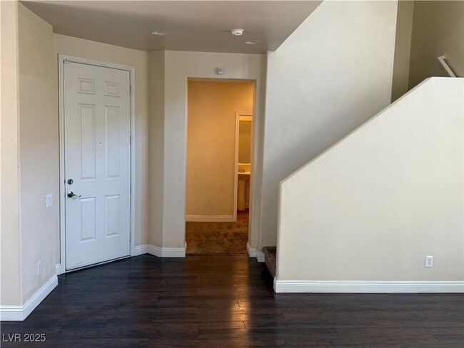 Building Photo - 856 S Colina Alta Pl