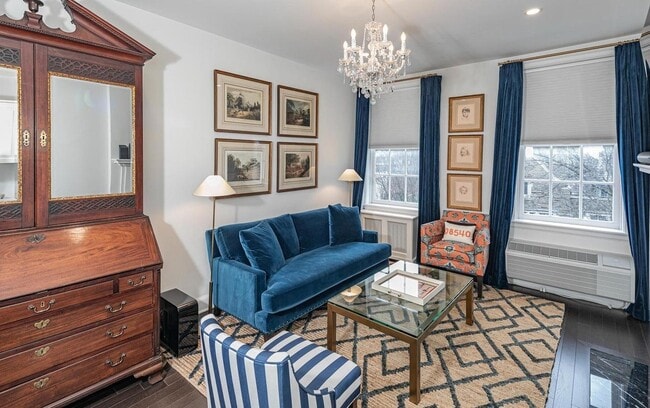 Building Photo - 44 Nassau St