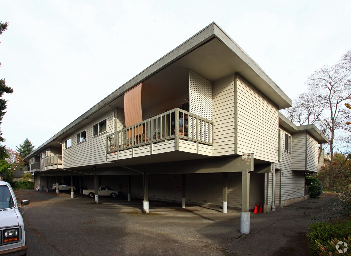 Building Photo - 713 3rd Pl S