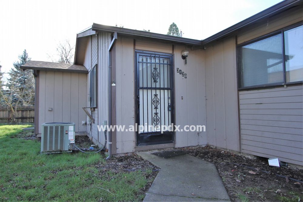 Primary Photo - Duplex In Forest Grove