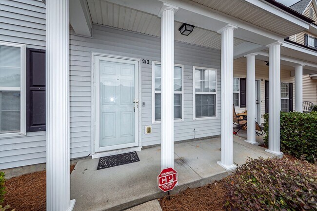 Foto del edificio - 3 Bedroom, 2.5 Bathroom Townhome in Lakes of Summerville - Summerville