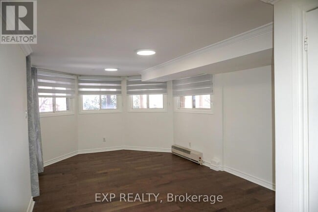 Building Photo - 364 Kirby Crescent