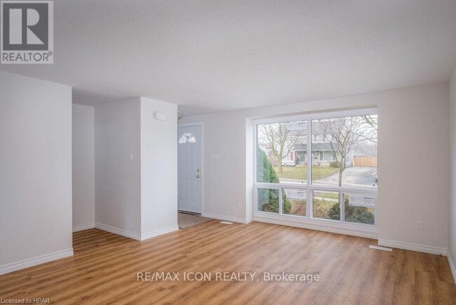 Building Photo - 55 Crehan Crescent