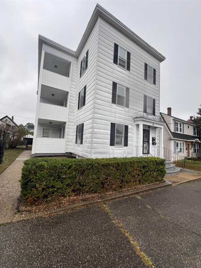 Building Photo - 198 Alsace St
