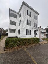 Building Photo - 198 Alsace St