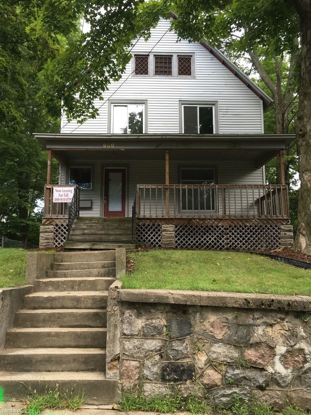 Primary Photo - 7 br, 3 bath House - 958 Grant St