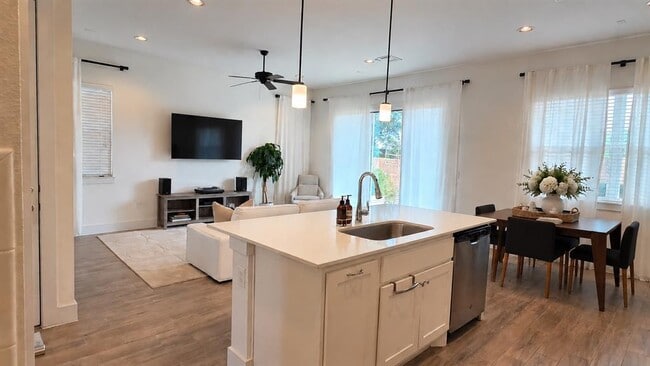 Building Photo - 204 Verrado Path