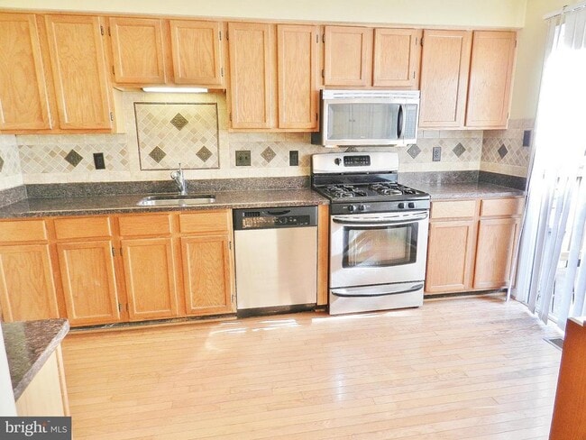 Building Photo - 4235 Fox Lake Dr