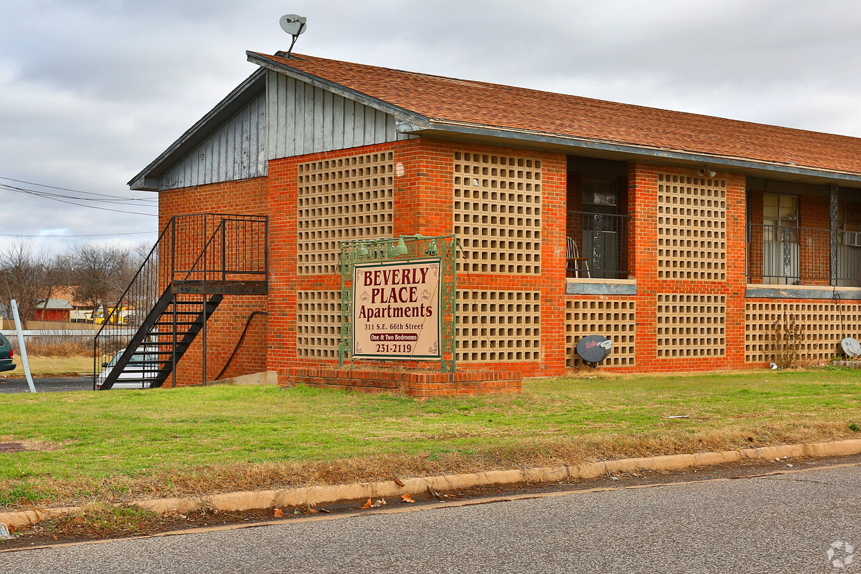 Primary Photo - Station 16