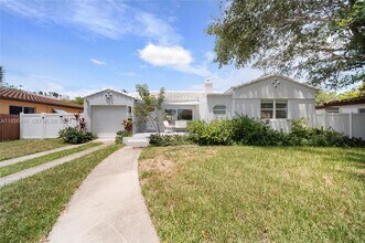 Building Photo - 1625 Hollywood Blvd