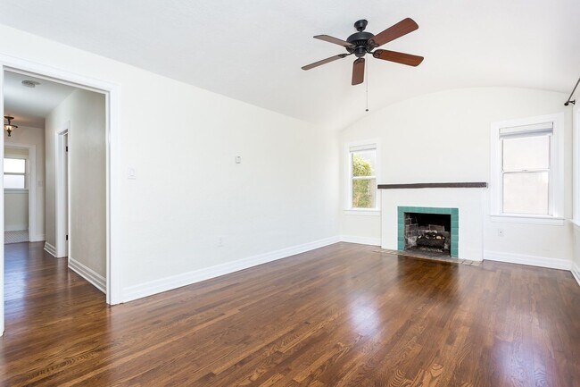 Building Photo - Charming Home in North Park - Altadena