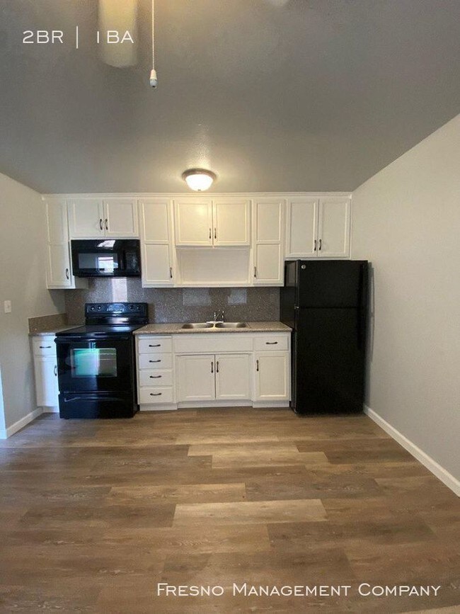 Foto del edificio - 1484 N Cedar Ave