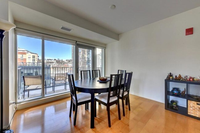 Waterplace Offers In Town Luxury Living Condo For Rent Building Photo Waterplace Offers In Town Luxury Living