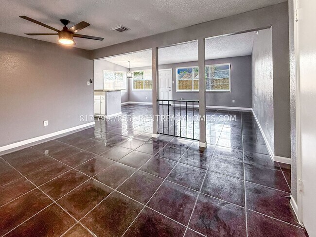 Building Photo - 635 Slumberwood Dr