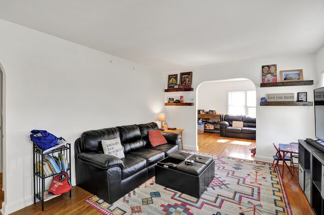 Foto del edificio - 3088 Forrest Ave