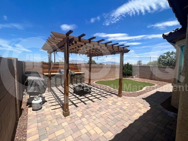 Building Photo - 7991 S Dolphin Way