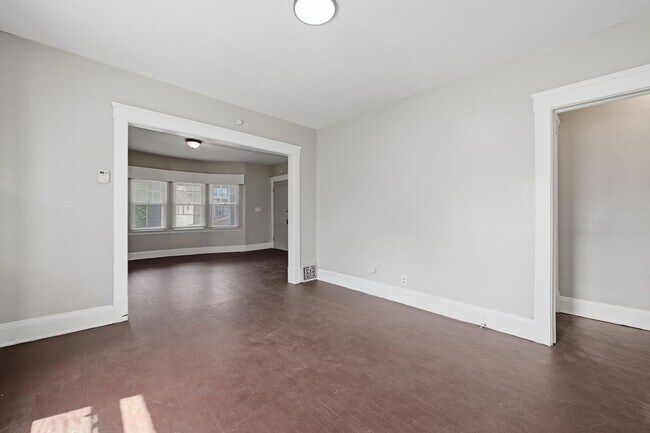 Foto del edificio - 11611 Fairport Ave