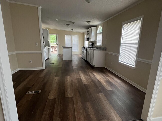 Building Photo - 1042 Cherry Tree Ct