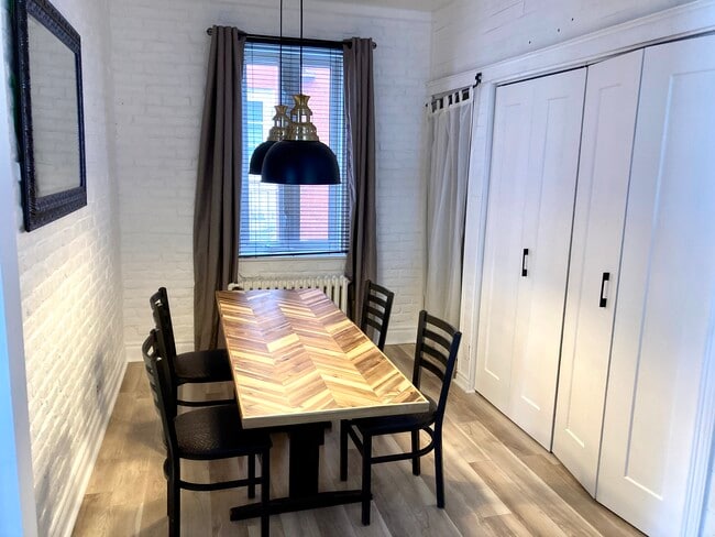 Dinning room - 1849 Rue De La Bastille