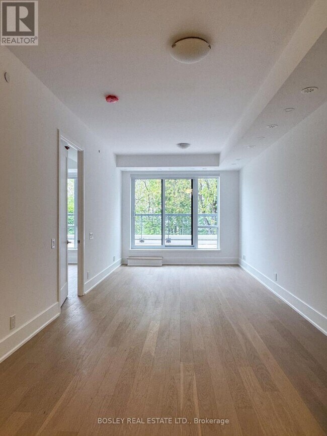 Photo du bâtiment - 800-800 Broadview Ave