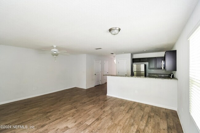 Foto del edificio - 8215 Rigel Rd